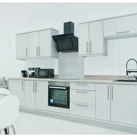 Daire Modern 1-bed In Centre *