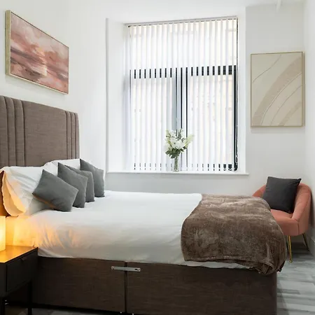 Modern 1-bed In Centre *