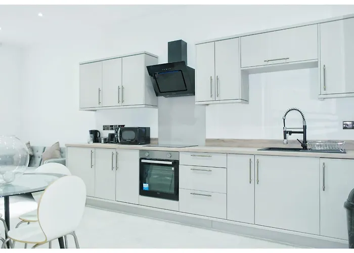 Daire Modern 1-bed In Centre *